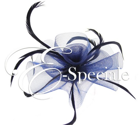 Fermaglio con Fiore e Piume Colorate <p> <span style="font-size:24px;">Nel Blu dipinto di Blu</span></p><p> Colore primario intenso, elegantemente regale, simbolo di Amore Eterno.</p><p> Ideale per festeggiare il 35&deg; anniversario (Nozze di Zaffiro)</p><p> Il colore Blu si abbina molto bene con il Celeste, il Bianco e l&#39;Arancio ma anche al Tiffany, al Rosa e al Fuxia.</p>